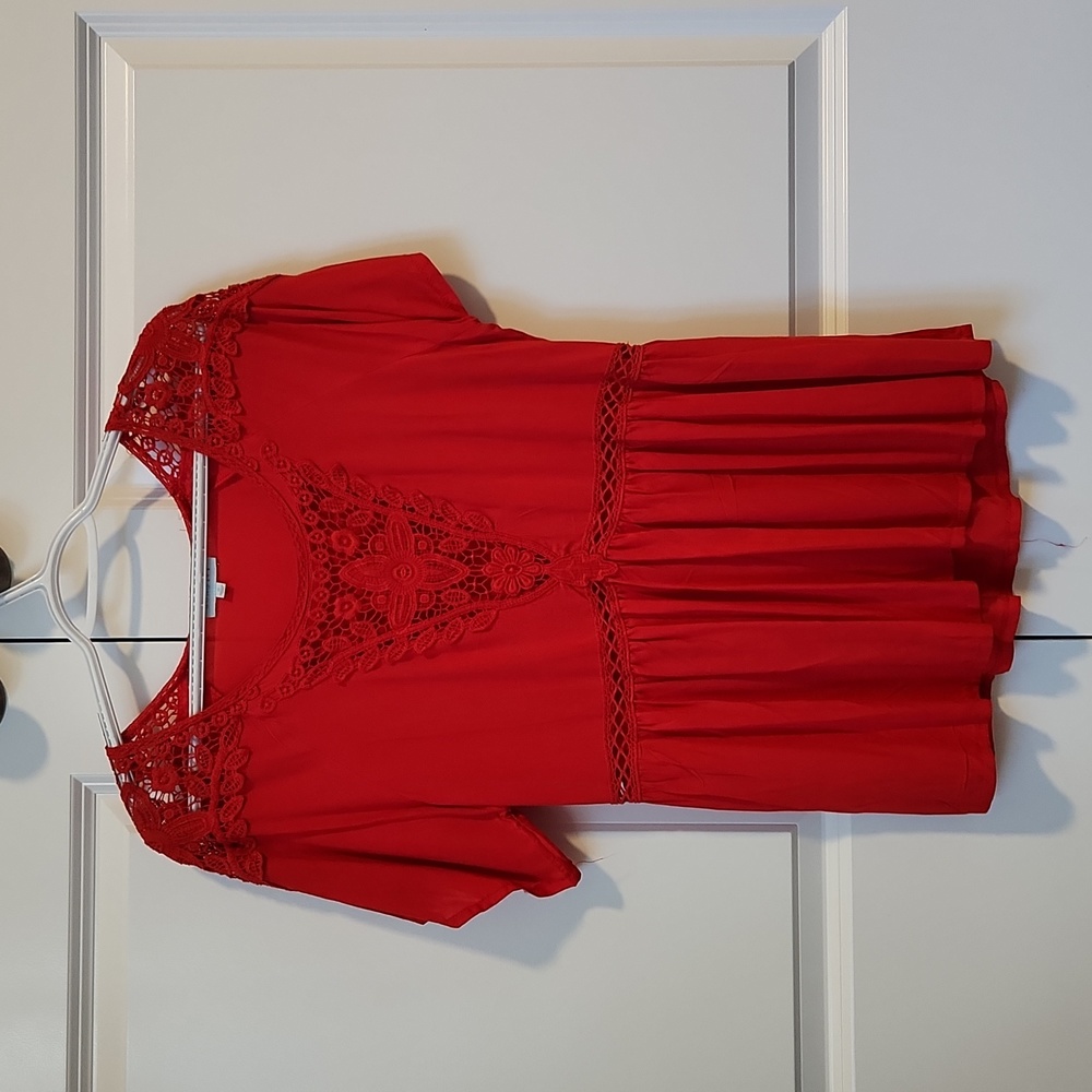 Red, June & Ivy short-sleeved top, size small, pretty crochet/lace, never worn